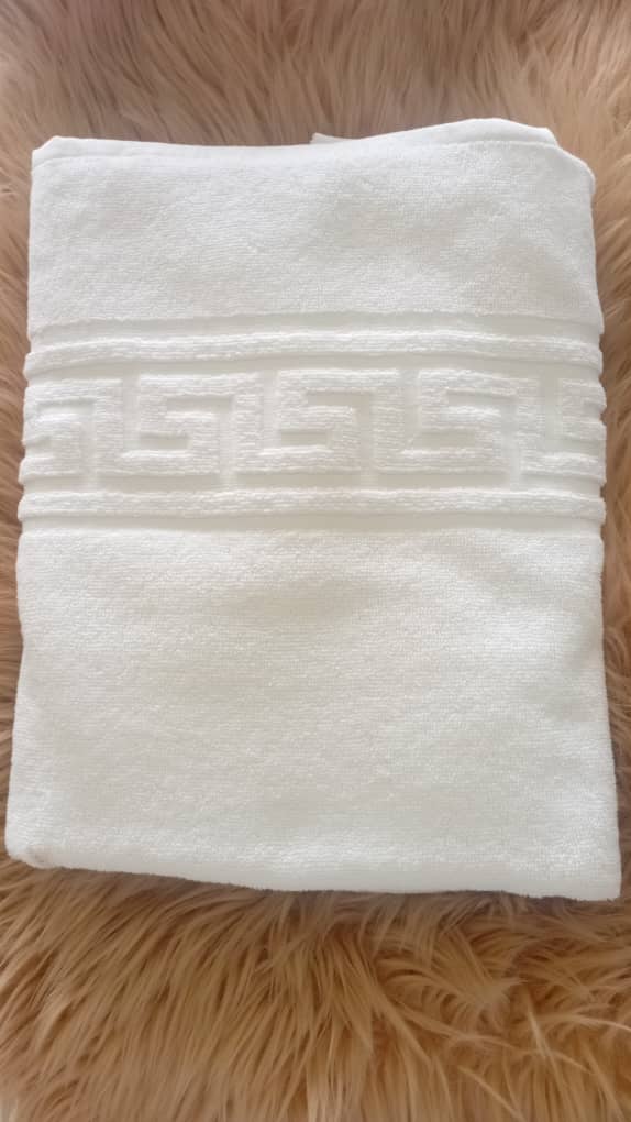 White Bath Towel (g) 70x140cm